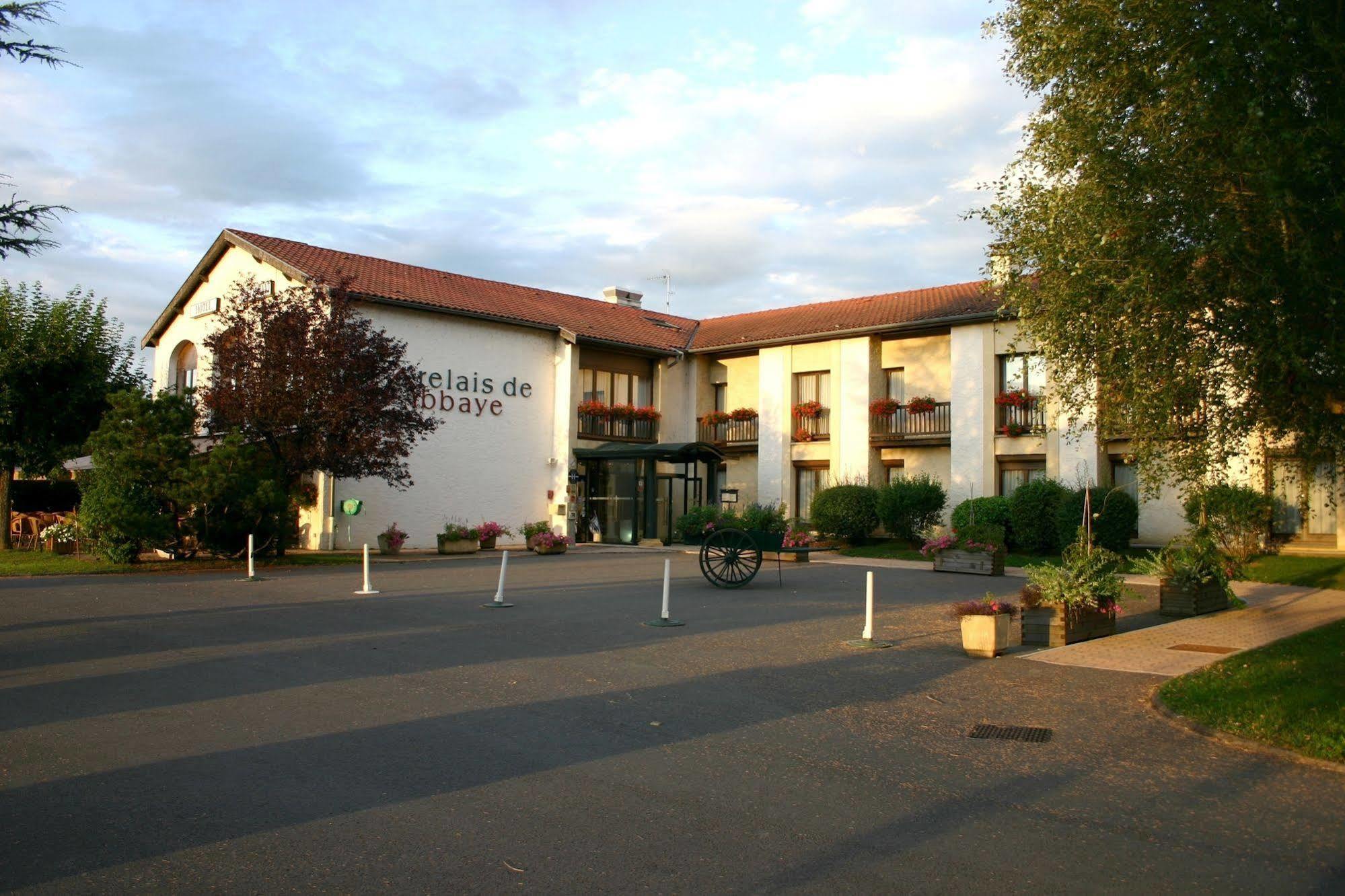 Hotel Relais De L'Abbaye Charlieu Exterior foto